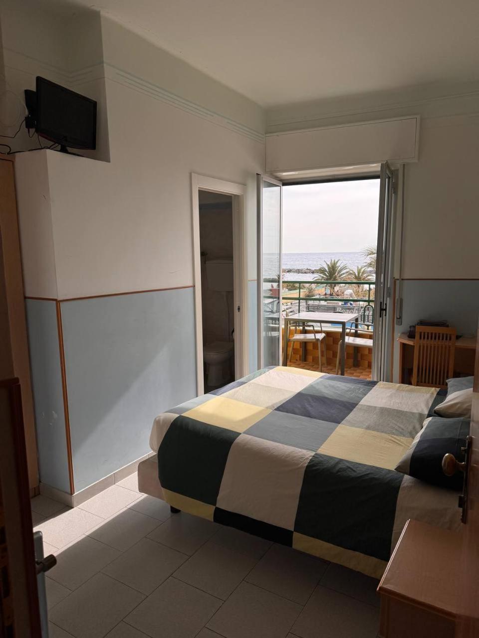 Hotel Ideal Taggia Exterior foto