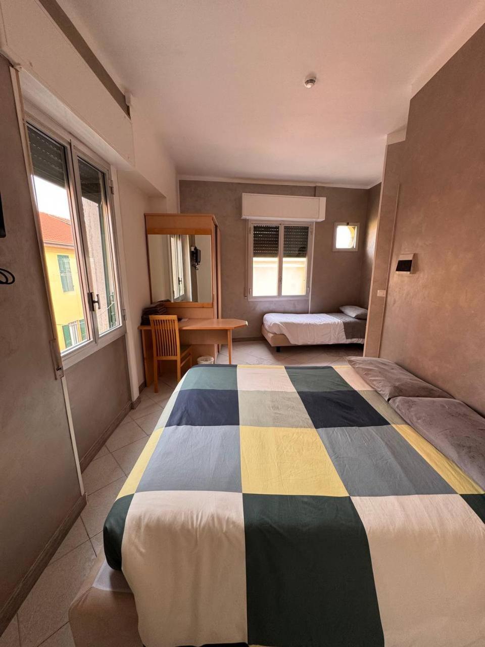 Hotel Ideal Taggia Exterior foto