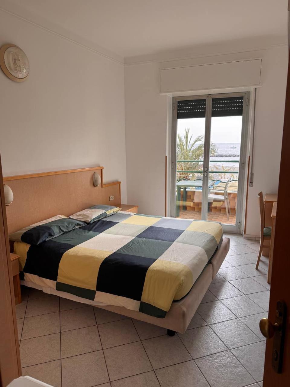 Hotel Ideal Taggia Exterior foto